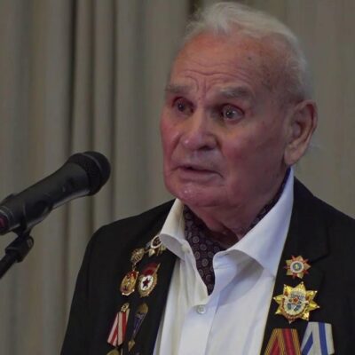 Во Франции ветерану войны вручили юбилейную медаль «75 лет Победы в Великой Отечественной»