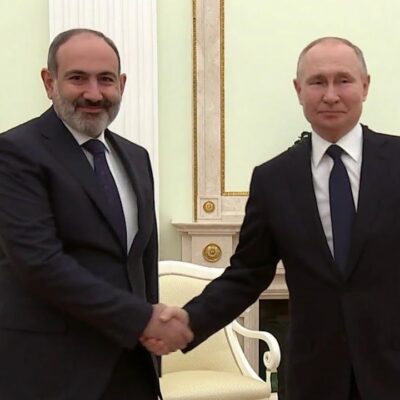 Владимир Путин и Никол Пашинян говорили о ситуации в Нагорном Карабахе и поставках «Спутника V»