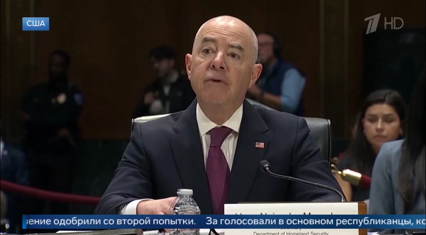 Палата представителей США объявила импичмент министру внутренней безопасности