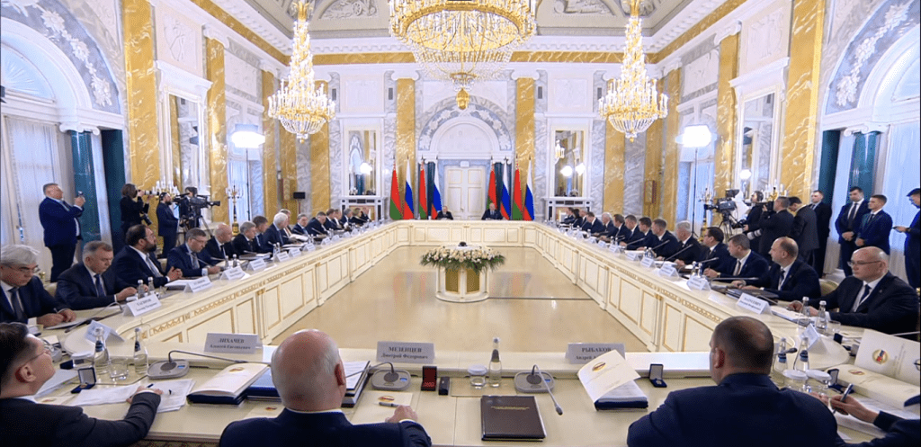 Президенты РФ и Белоруссии подписали план развития Союзного государства до 2026 года