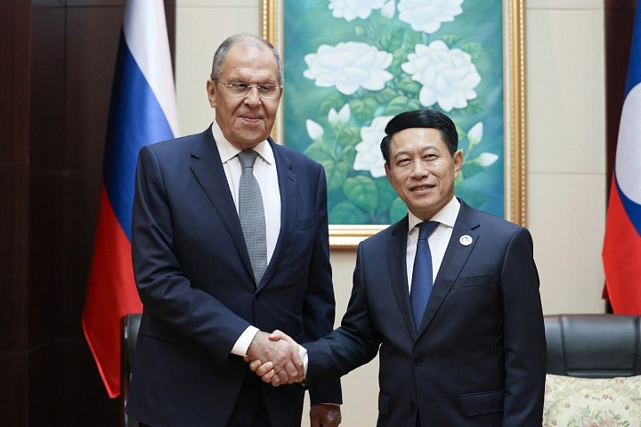 Россия и Лаос подписали меморандум о преподавании русского языка
