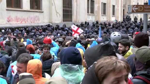 В Грузии парламентарии собираются на очередное заседание