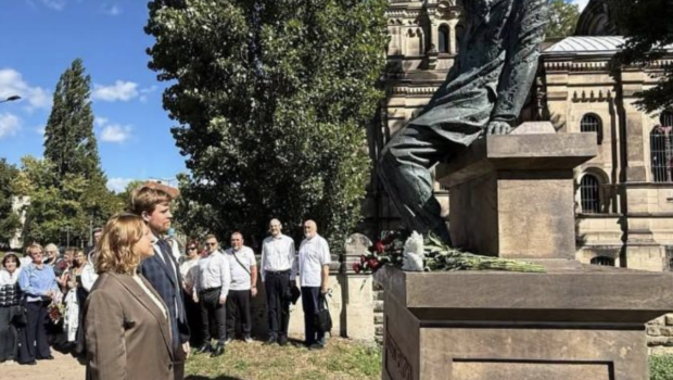 В Дрездене прошла торжественная церемония по случаю возвращения памятника Фёдору Достоевскому