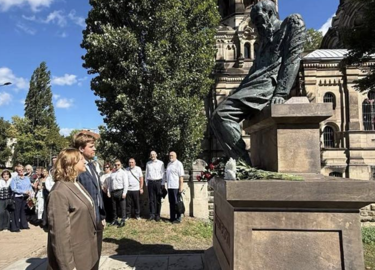 В Дрездене прошла торжественная церемония по случаю возвращения памятника Фёдору Достоевскому