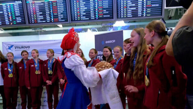 В Москву с Чемпионата Европы вернулась сборная России по синхронному плаванию